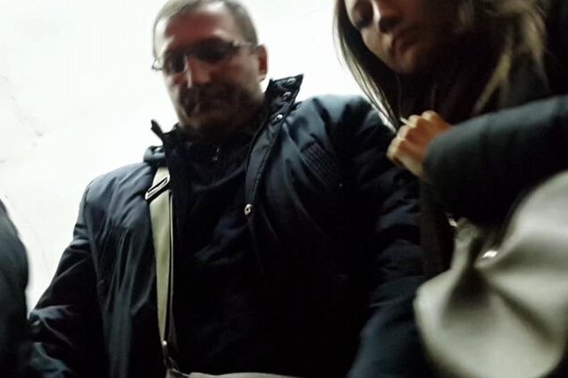 'Вони на 100% витягнуть ваші грошики': кишенькові злодії з метро Києва потрапили на відео