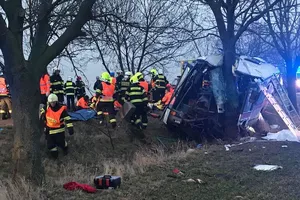 У Празі сталася жахлива ДТП з пасажирським автобусом: є жертви, десятки поранених