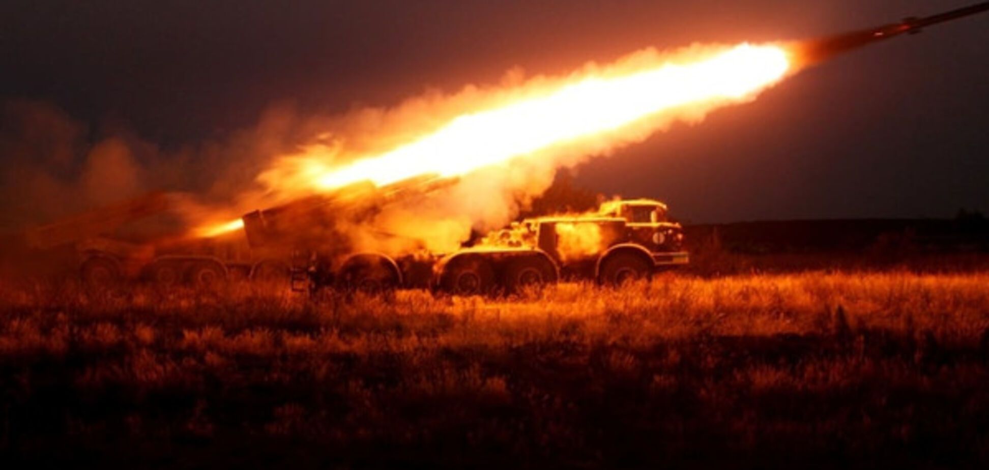 Реактивна смерть: ВСУ показали жахаючі нічні удари артилерії. Відеофакт