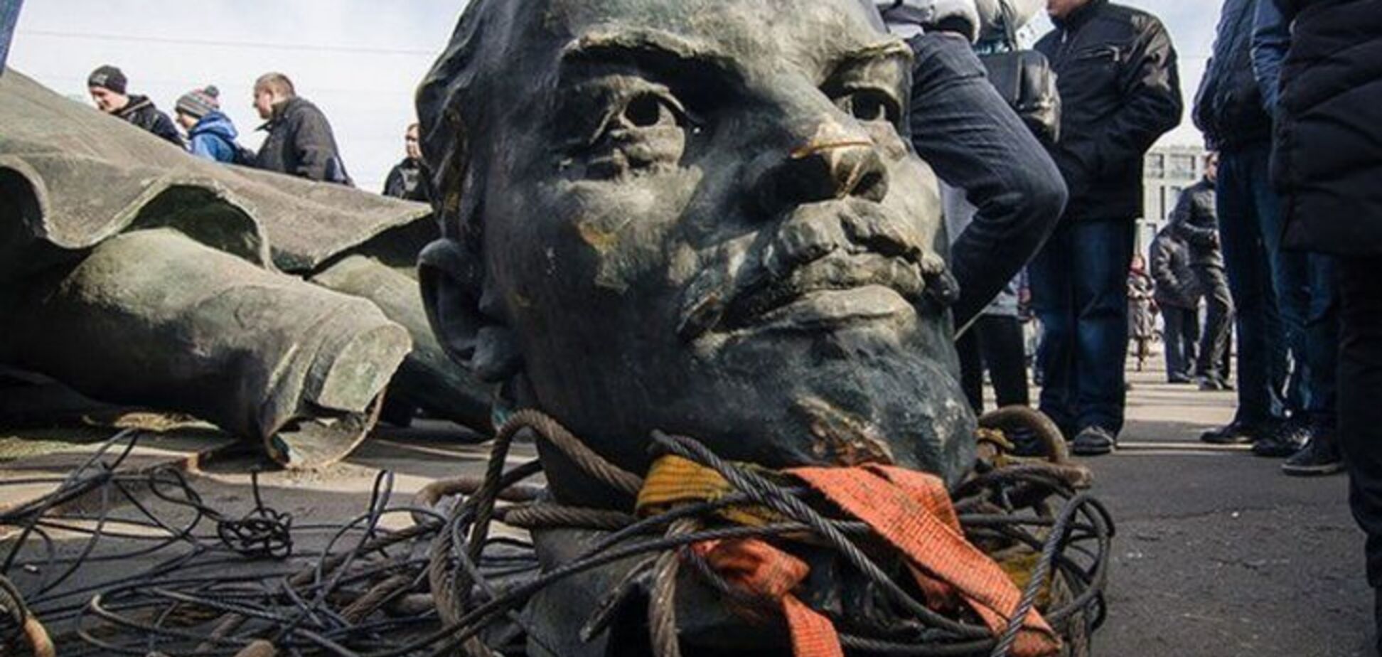 Чудотворные мощи Ленина: священник пояснил, какой 'святой' лежит в мавзолее