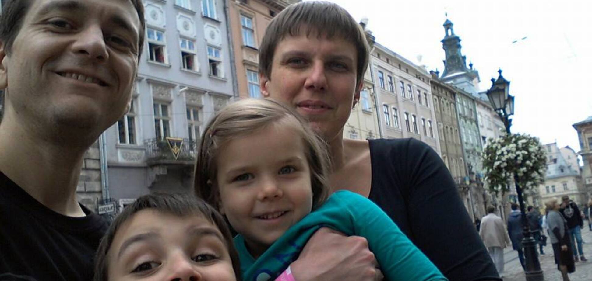 'Я ніколи не побачу, як виростуть мої діти...' Родині померлого українського журналіста потрібна допомога