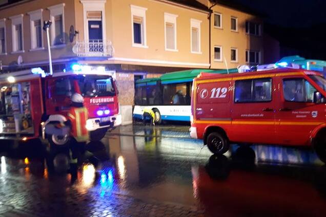 У Німеччині автобус із дітьми потрапив у жахливу ДТП: опубліковані фото