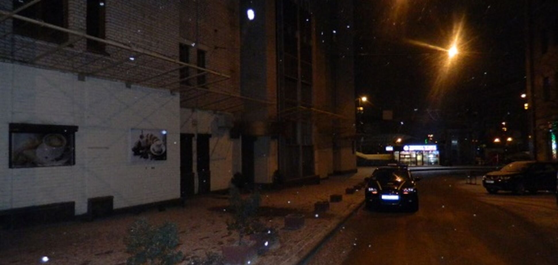 В Киеве пьяные подростки жестоко избили прохожего