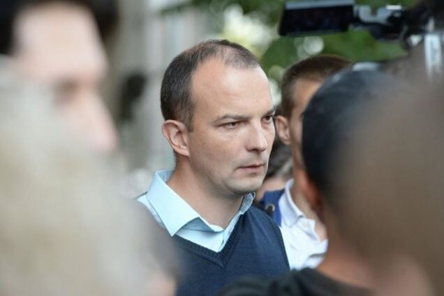 Готують держпереворот: у ЗМІ потрапило листування нардепа з помічником Суркова