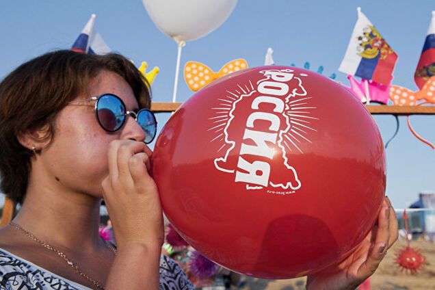 Обойдутся без деликатесов: оккупанты оправдали нищенскую жизнь в Крыму