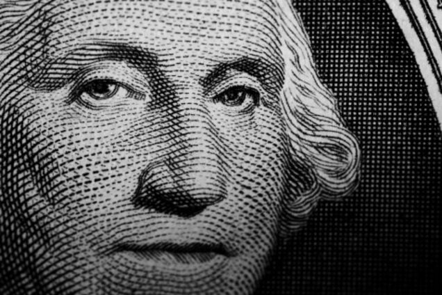 Доллар по 50? Украинцам озвучили тревожный прогноз