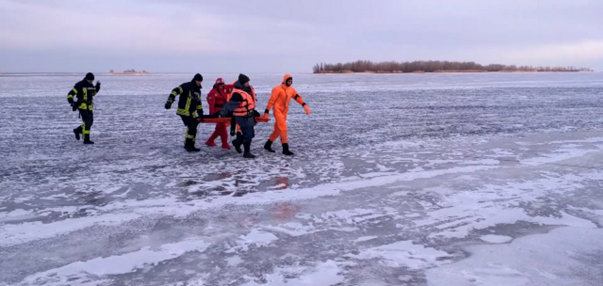 Лід не витримав: у Черкасах сталася смертельна НС на річці