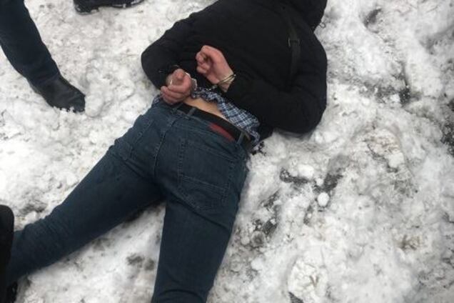 Требовал деньги: в Киеве на взятке задержали инспектора полиции. Опубликовано фото