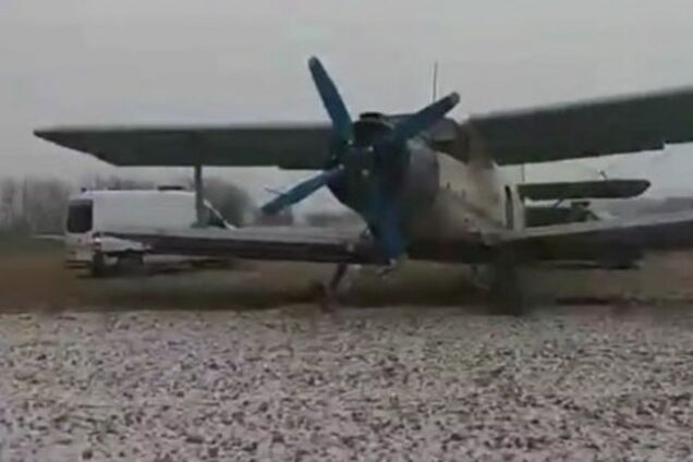 Прилетел из Украины: в Венгрии устроили облаву самолету с нелегалами