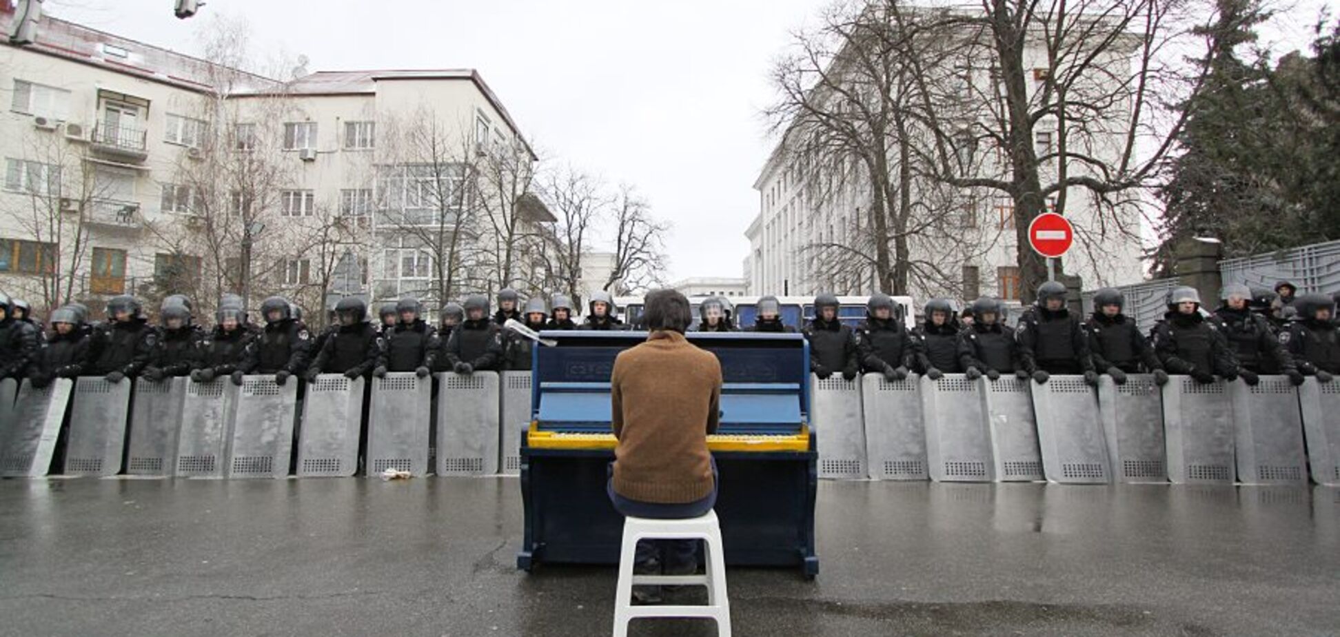 Неймовірно! Розкрито секрет легендарної фотографії з піаністом на Євромайдані