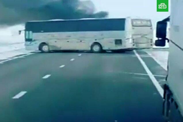 Автобус горит Казахстан