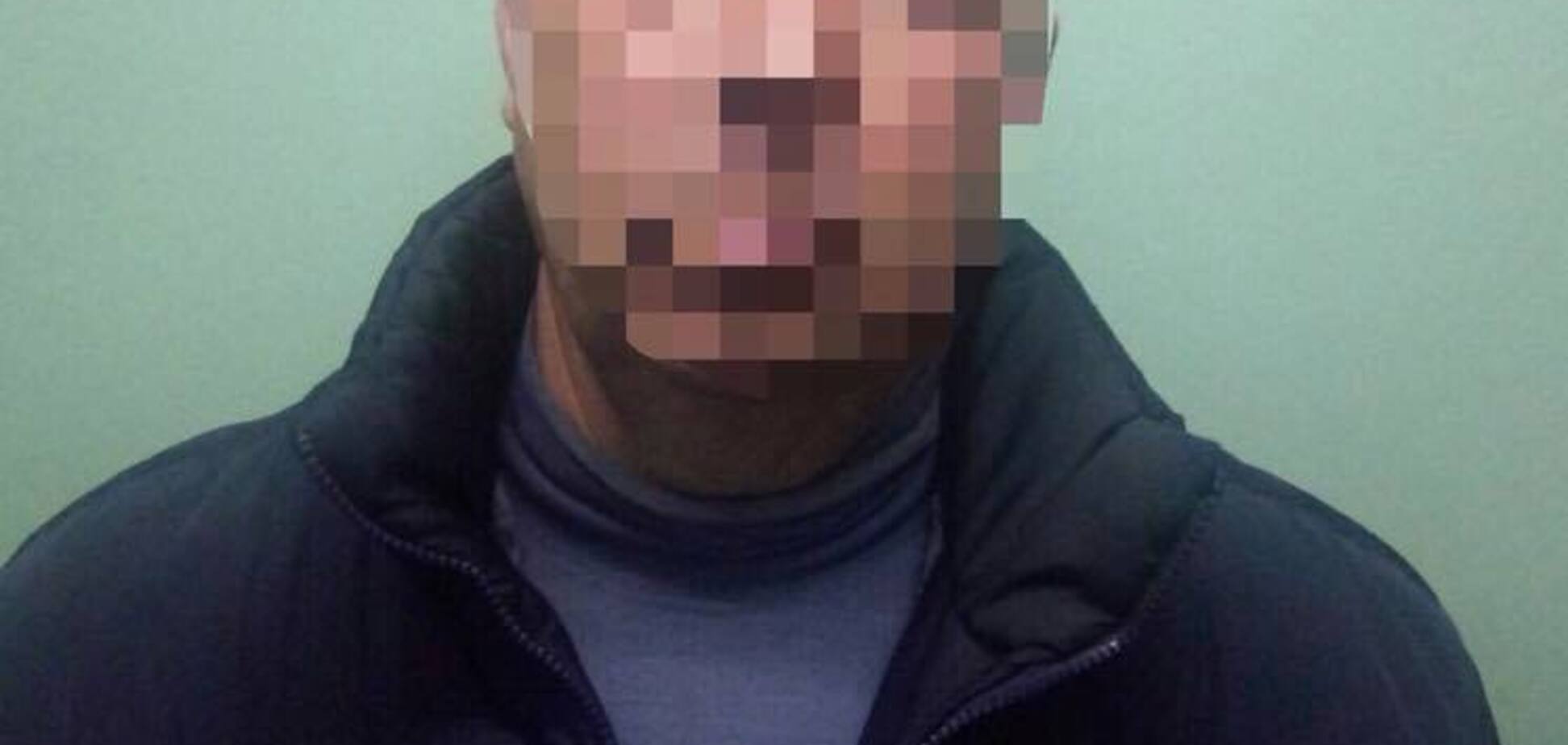 В Запорожской области по подозрению в развращении 10-летней девочки задержали мужчину 