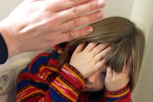 Дети в синяках и ссадинах: на Ивано-Франковщине воспитательницу детсада обвинили в побоях