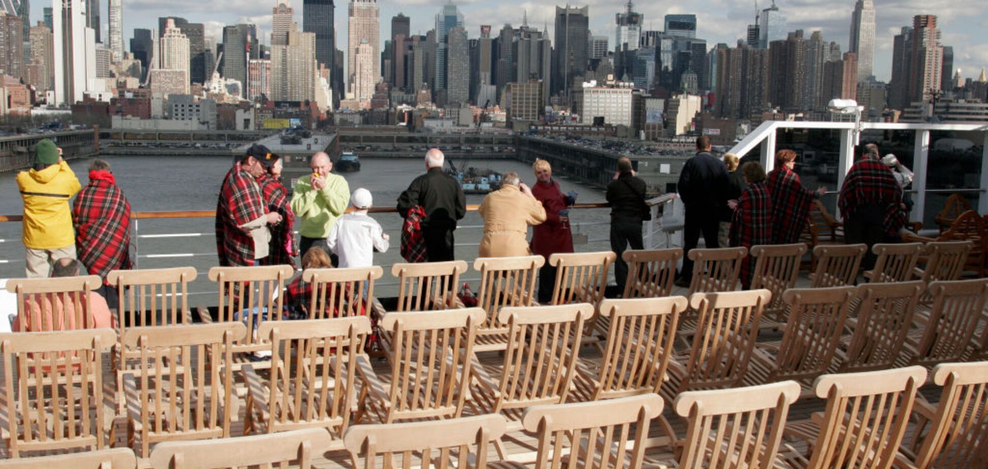 Попрошаек и бездельников внутри страны разогнать