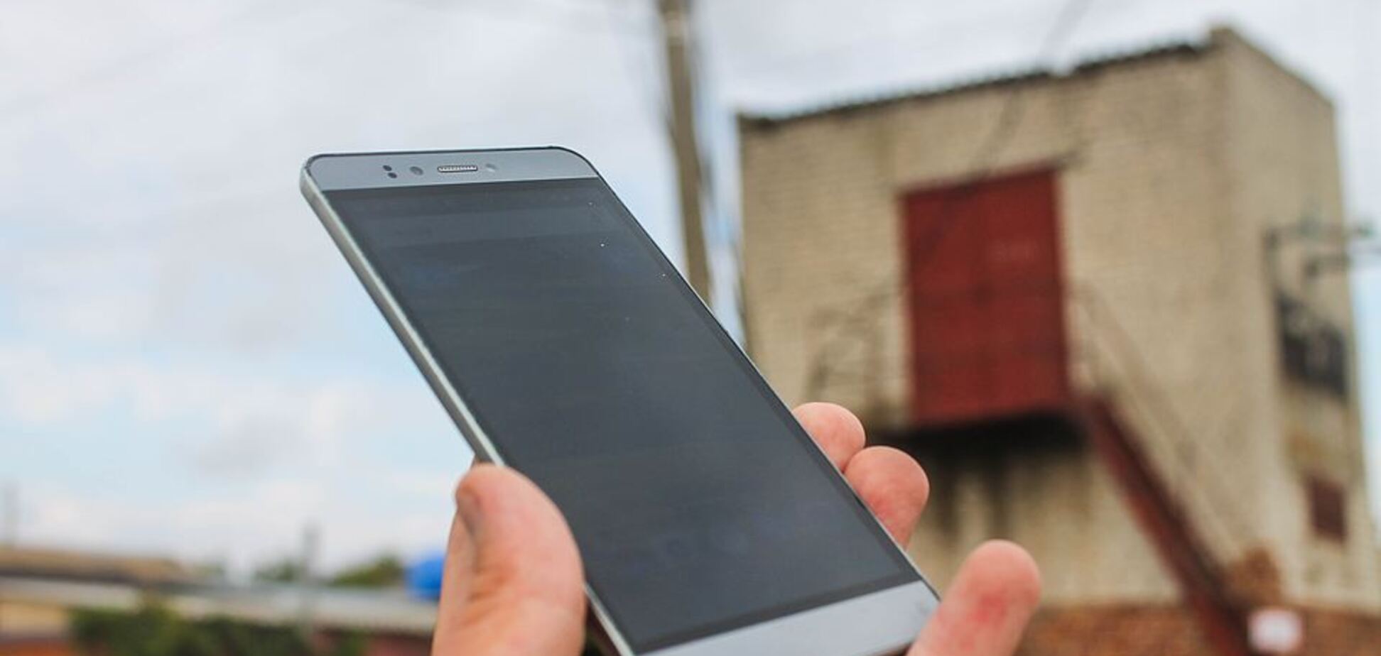 Названо время восстановления мобильной связи в Донецке и Луганске