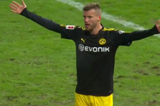 Коментатор в шоці: матч 'Боруссії' завершився скандалом за участю Ярмоленка