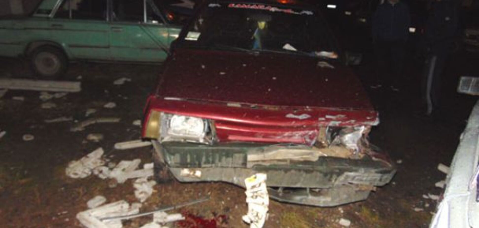 Зніс бетонний паркан і розгромив більше 20 машин: у Рівному сталася моторошна аварія