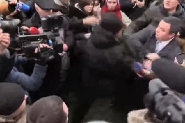 Нападение на главу полиции Киевщины: у Авакова призвали украинцев 'опомниться'