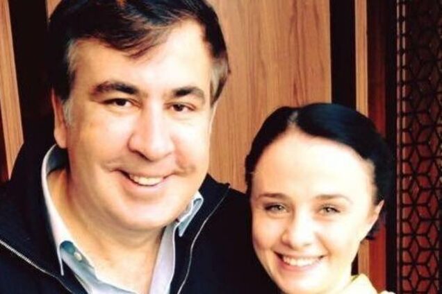 На зустріч із Коломойським? Екс-помічницю Саакашвілі засікли в компанії двох чоловіків