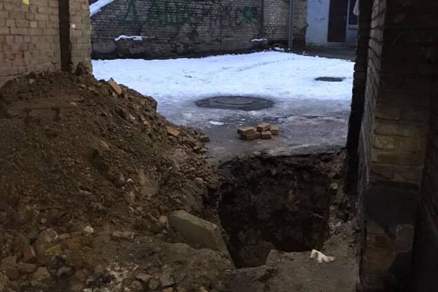 Хочеш тепла - ходи пішки: подвигу ремонтників 'Київенерго' дали 'Оскар' в мережі