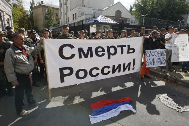 'Некрофіли!' Знущальна акція у Петербурзі розлютила росіян. Опубліковані фото