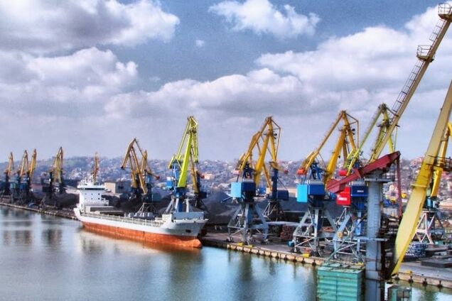 Порт в Мариуполе