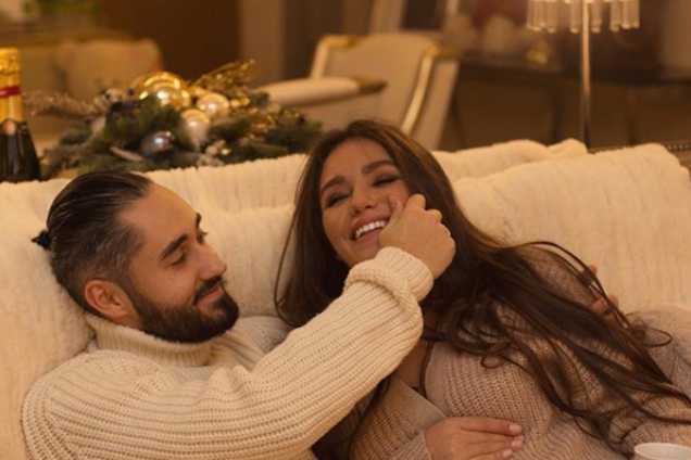 Мот з дружиною