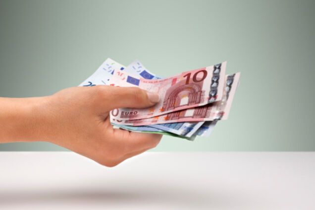 Гривня встановила новий історичний антирекорд: опублікований курс валют в Україні