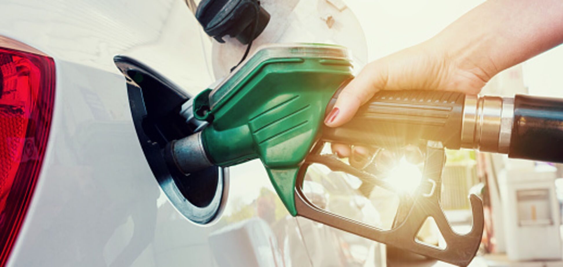 Стрибок цін на бензин в Україні: з'явився тривожний прогноз до кінця січня