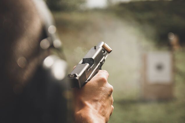 У Києві біля метро стріляли в чоловіка