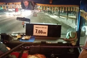 "Вечно забитые, грязные. За что платить?!" Киевляне в гневе из-за цен в маршрутках