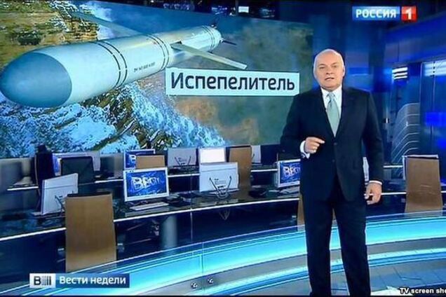 Флаг Украины над Кремлем: оппозиционер сказал о пользе украинских идиотов