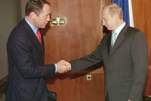 Михаил Лесин и Владимир Путин