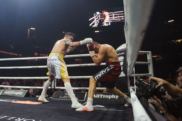 Бій Усик - Бріедіс