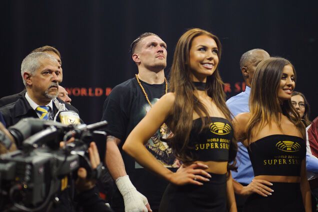 Александр Усик