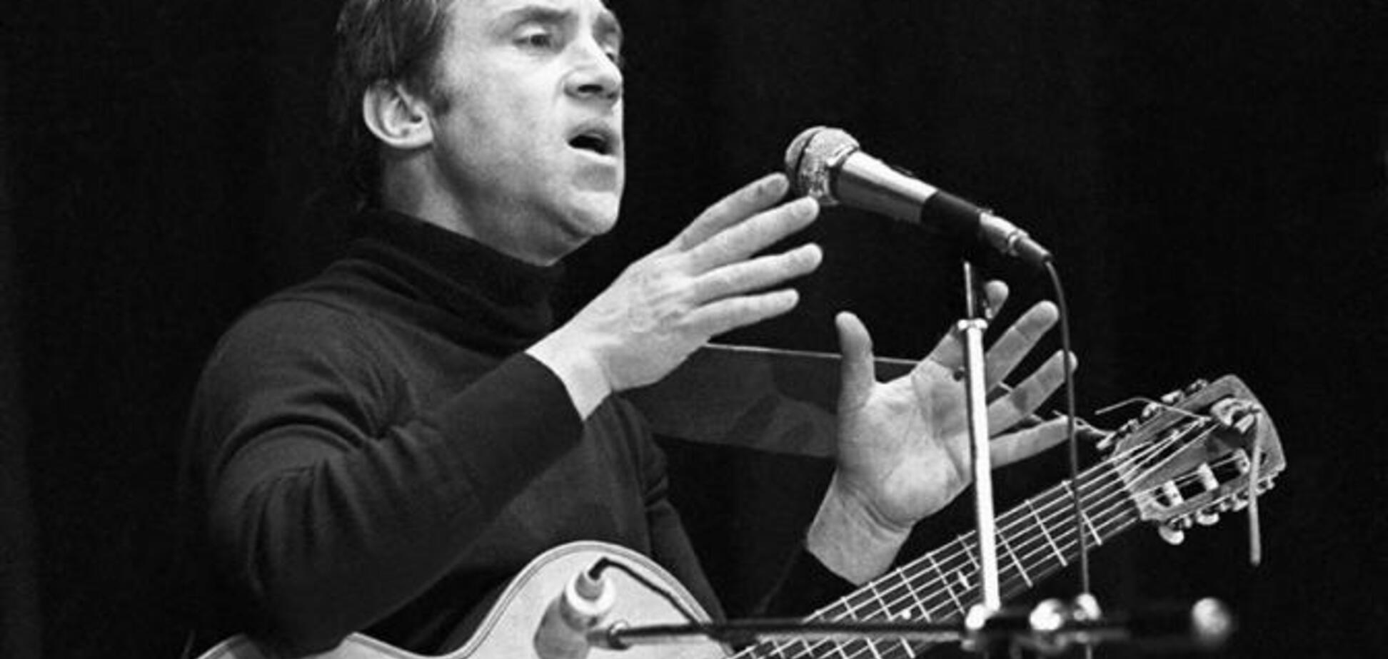 Не нам, бля*ям, про це говорити...