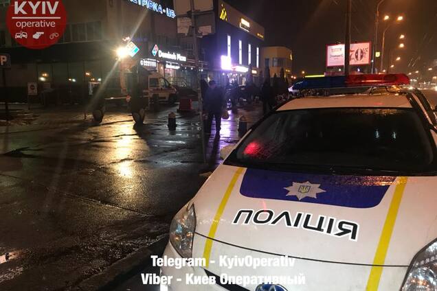 У піцерії Києва за шокуючими обставинами помер чоловік