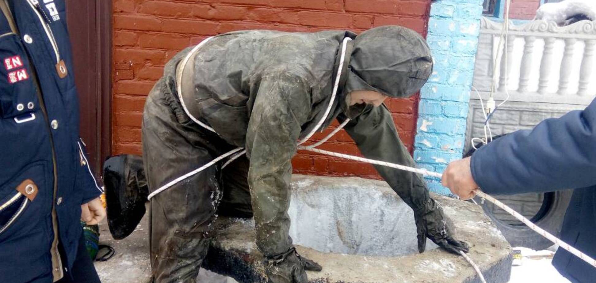 Тіло знайшли в колодязі: під Києвом сталася смертельна НП