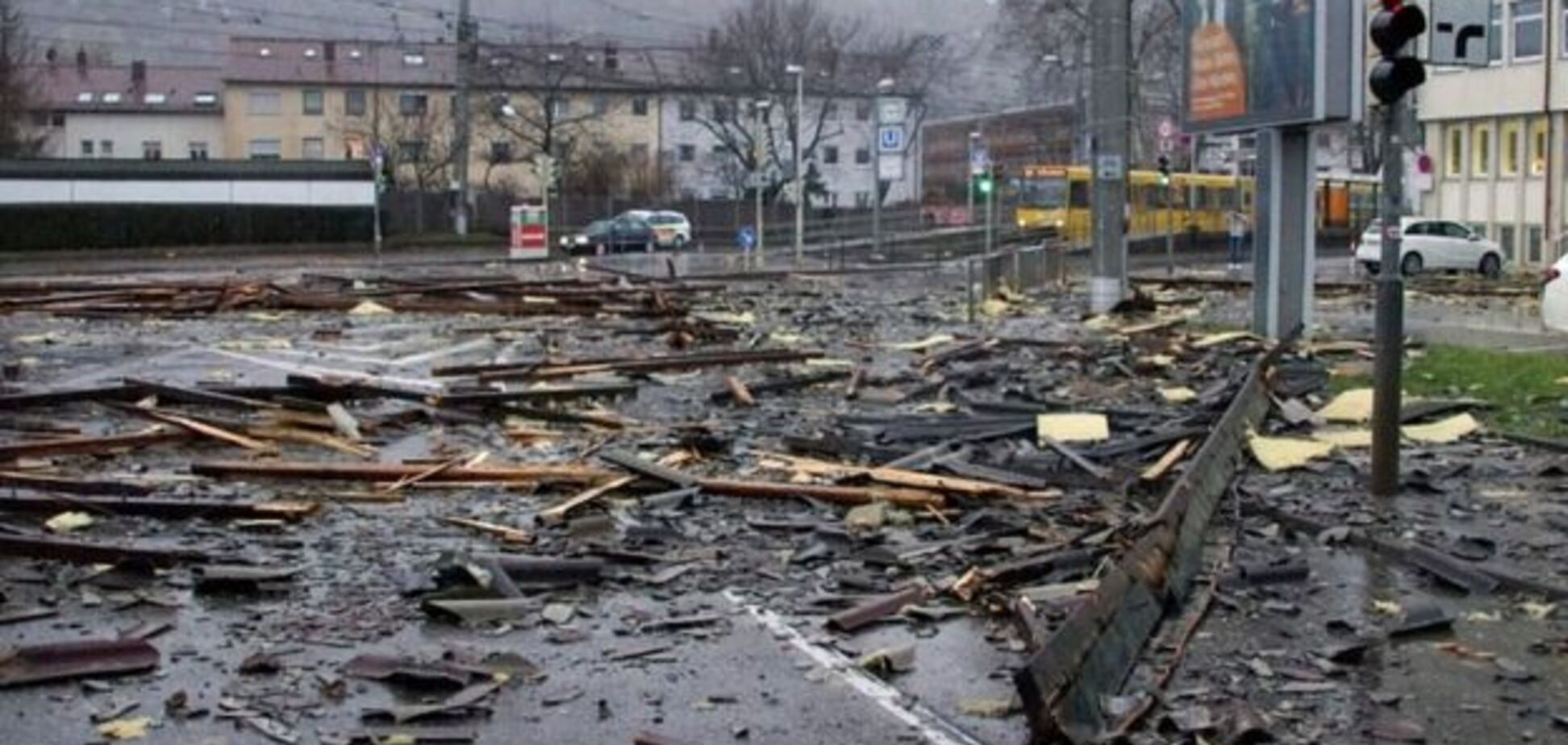 Катастрофические последствия: мощнейший ураган ударил по Европе