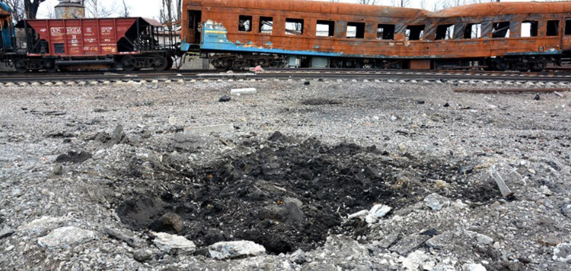 Террористы разрушили железнодорожный узел в Дебальцево