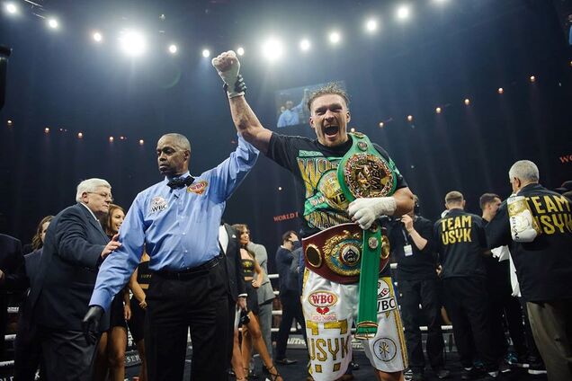 Александр Усик