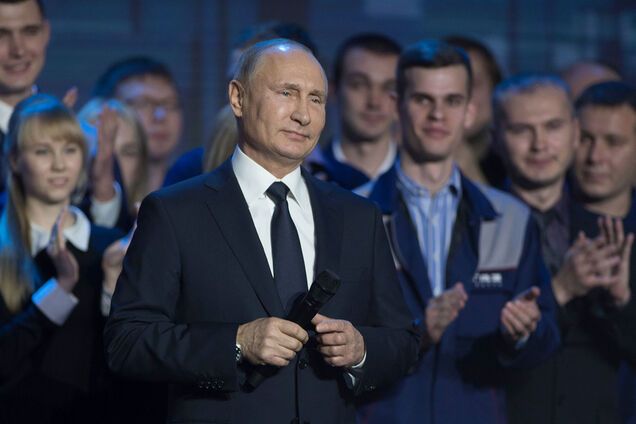 Администрация Путина работает на его понижение - Пономарев