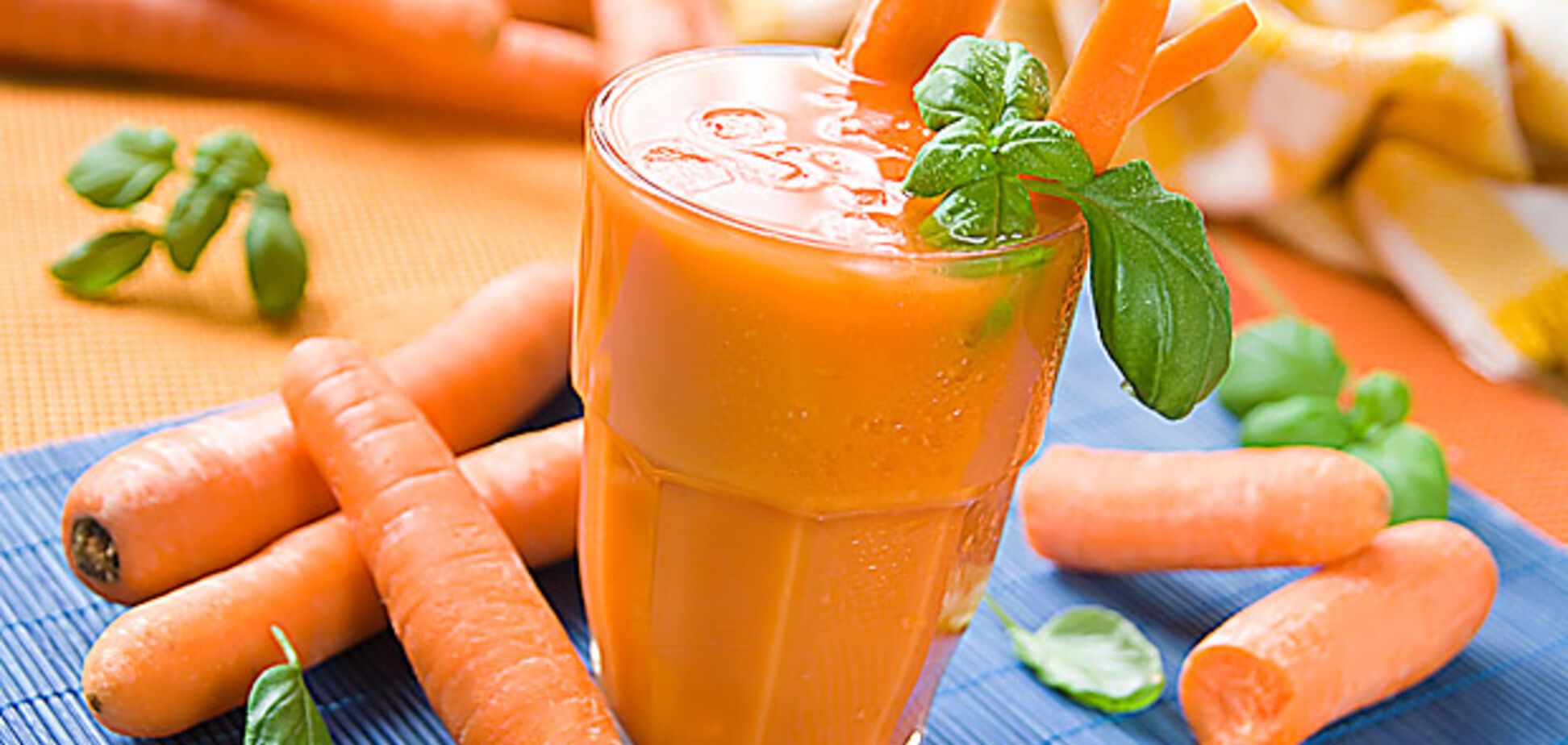 Ідеальна формула довгого життя: як правильно готувати морквяний сік