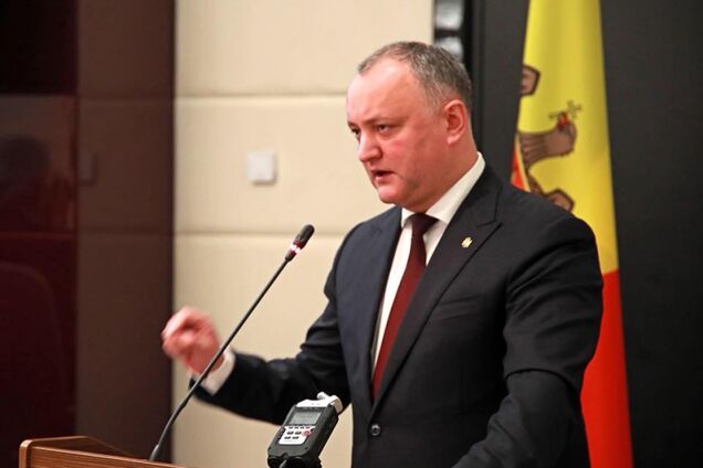 Безпрецедентний випадок: президента 'виводять за дужки'