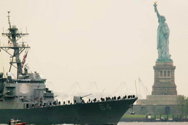 Первый пошел: в Черном море заметили боевой корабль США. Фотофакт