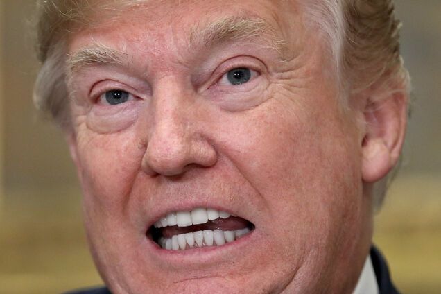 Заборонив торкатися: журналіст розповів про давній страх Трампа