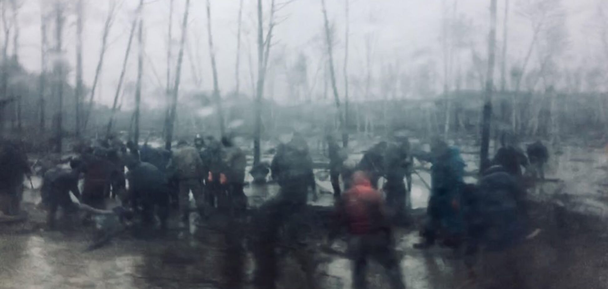 'МВД крышует': журналист показал масштабы нелегальной добычи янтаря в Украине