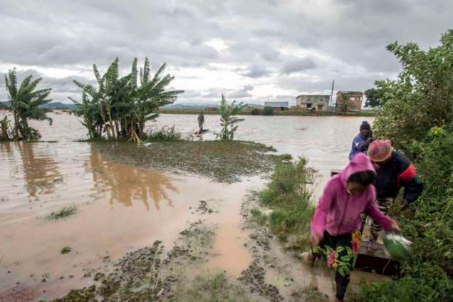 На Мадагаскар обрушился страшный циклон: множество жертв