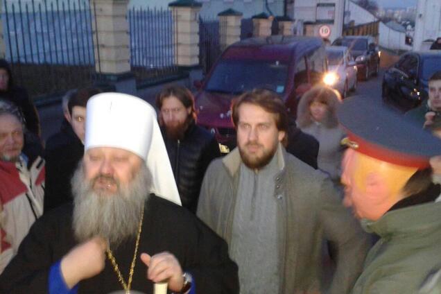 'Ваші банд*рівці вбивали українців': мережа в сказі від заяви намісника лаври