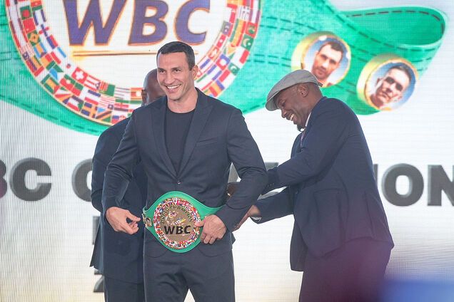 Володимир Кличко став почесним чемпіоном WBC